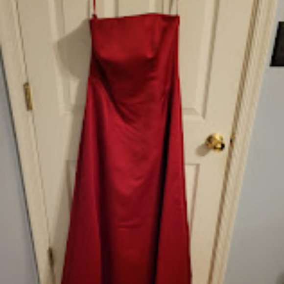 Formal Bridesmaids / Prom Dress - Apple color - Picture 1 of 7